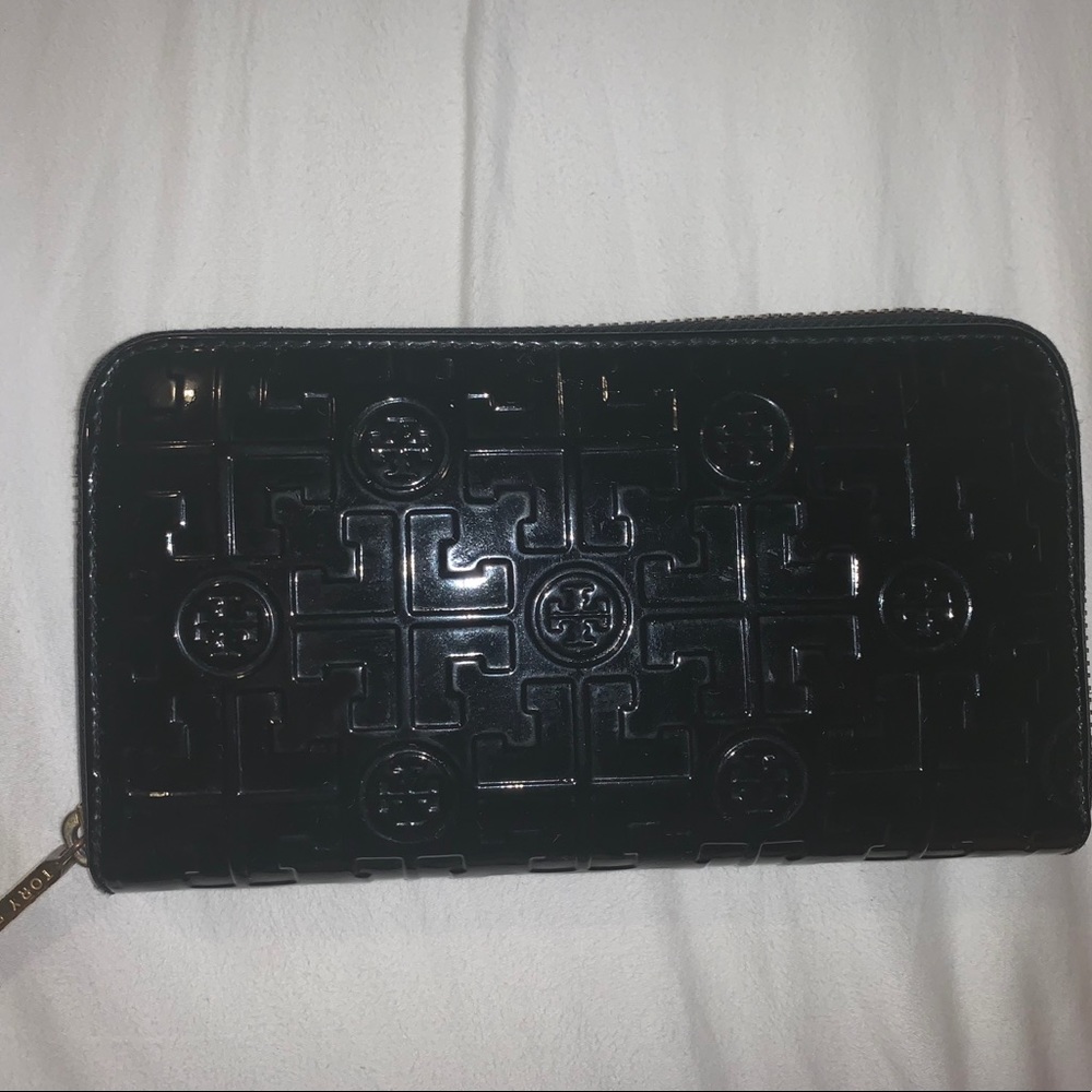 Tory Burch zip around wallet